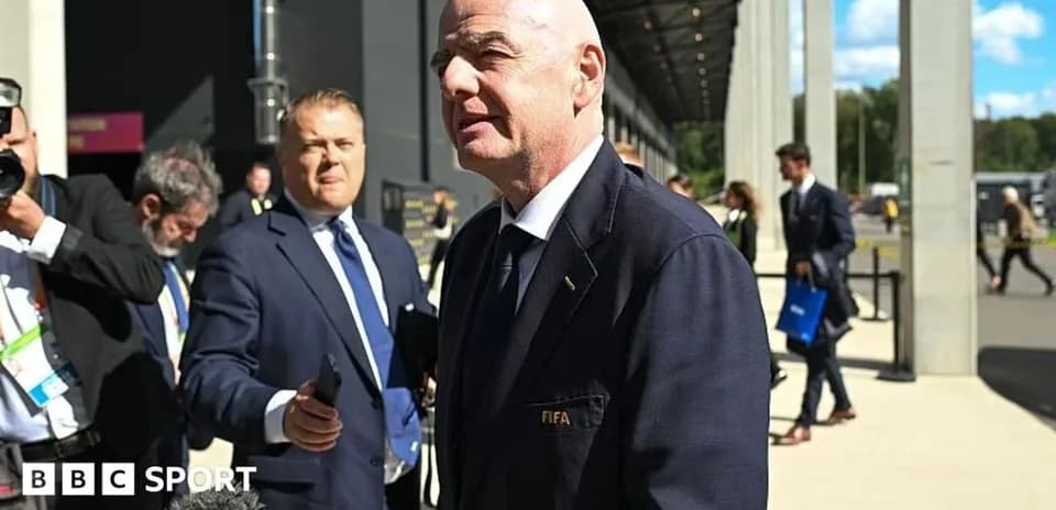 Gianni Infantino hablando a los medios de comunicación