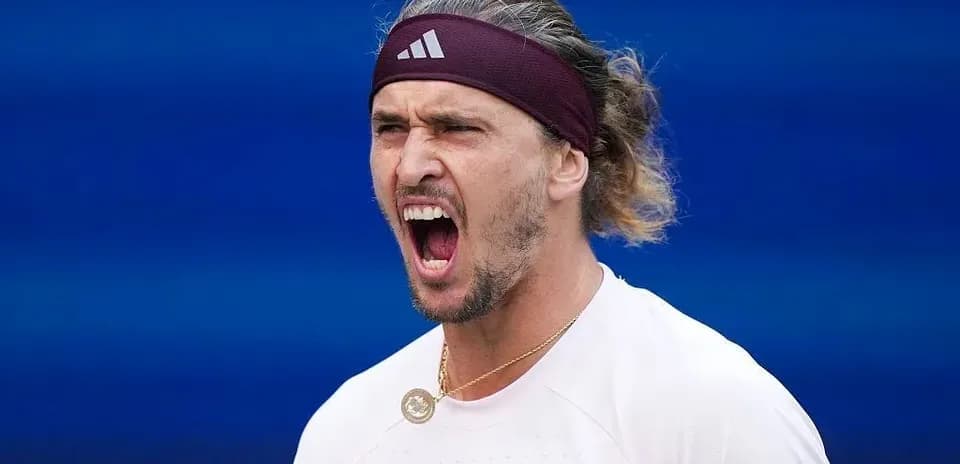 Jugador de tenis gritando durante un partido