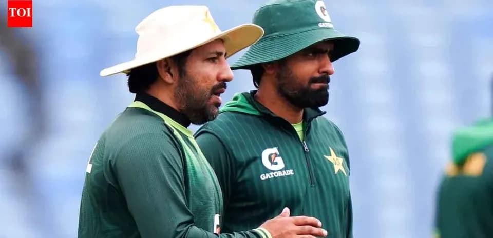 Jugadores de Pakistán conversando durante entrenamiento
