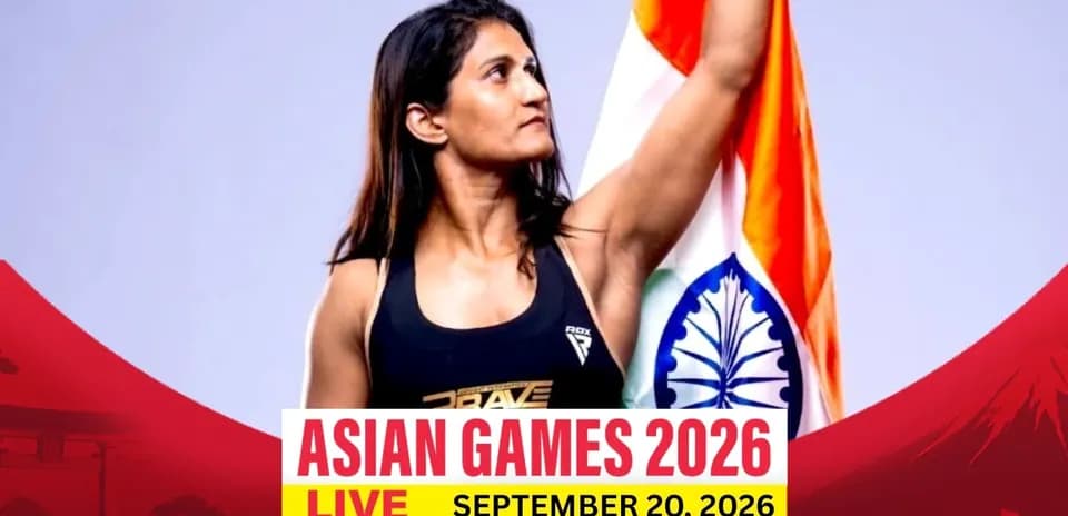 Atleta levantando la bandera india en evento