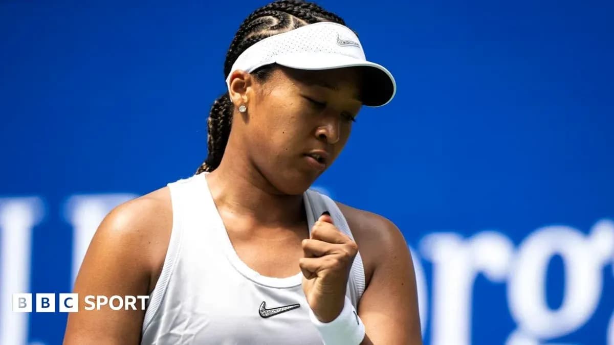 Naomi Osaka celebrando un punto en la cancha