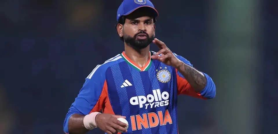 Jugador de cricket de India en acción durante partido