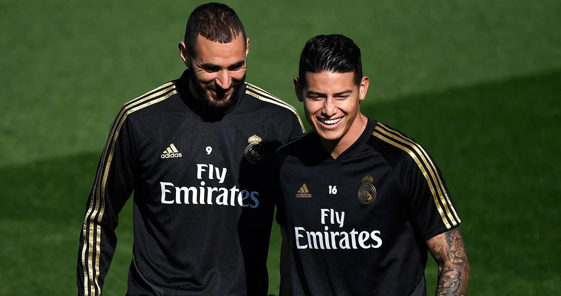 Jugadores de Real Madrid sonriendo durante entrenamiento