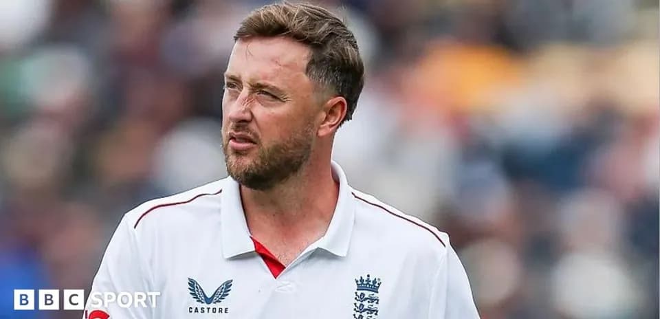 Jugador de cricket de Inglaterra durante el partido