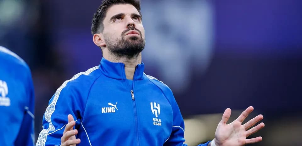 Jugador de Al Hilal en calentamiento antes del partido