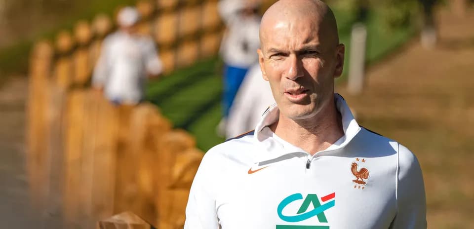 Zinedine Zidane en sesión de entrenamiento