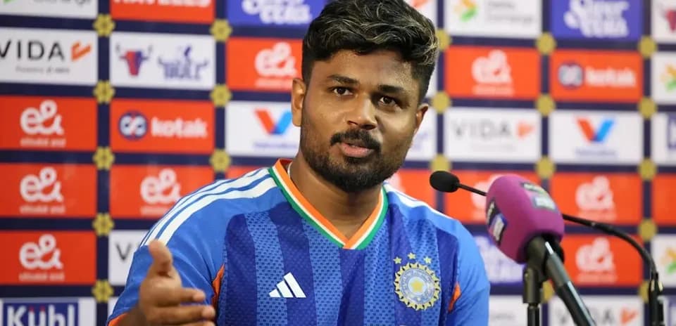 Jugador hablando en conferencia de prensa