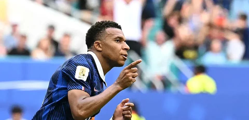 Jugador celebrando un gol en partido de fútbol