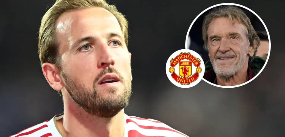 Jugador de Manchester United con expresión pensativa