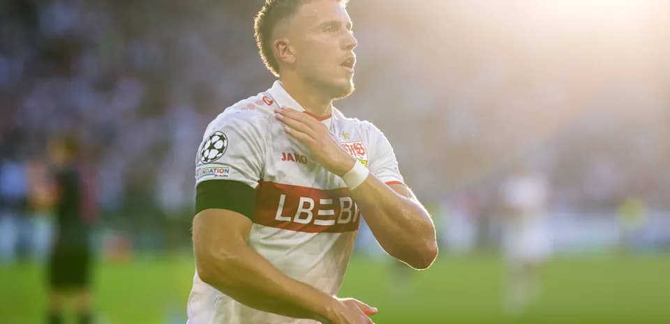 Jugador celebrando en un partido de fútbol