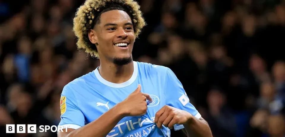 Jugador de Manchester City celebrando en el campo
