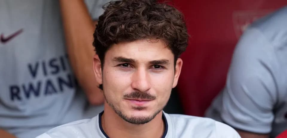 Jugador sentado en el banco de suplentes