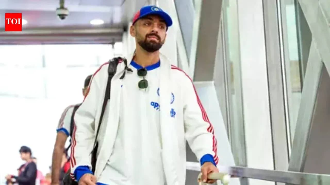 Jugador llegando al aeropuerto con maleta