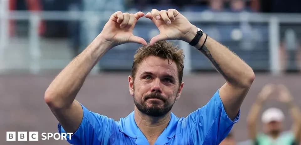 Jugador de tenis haciendo un gesto de corazón