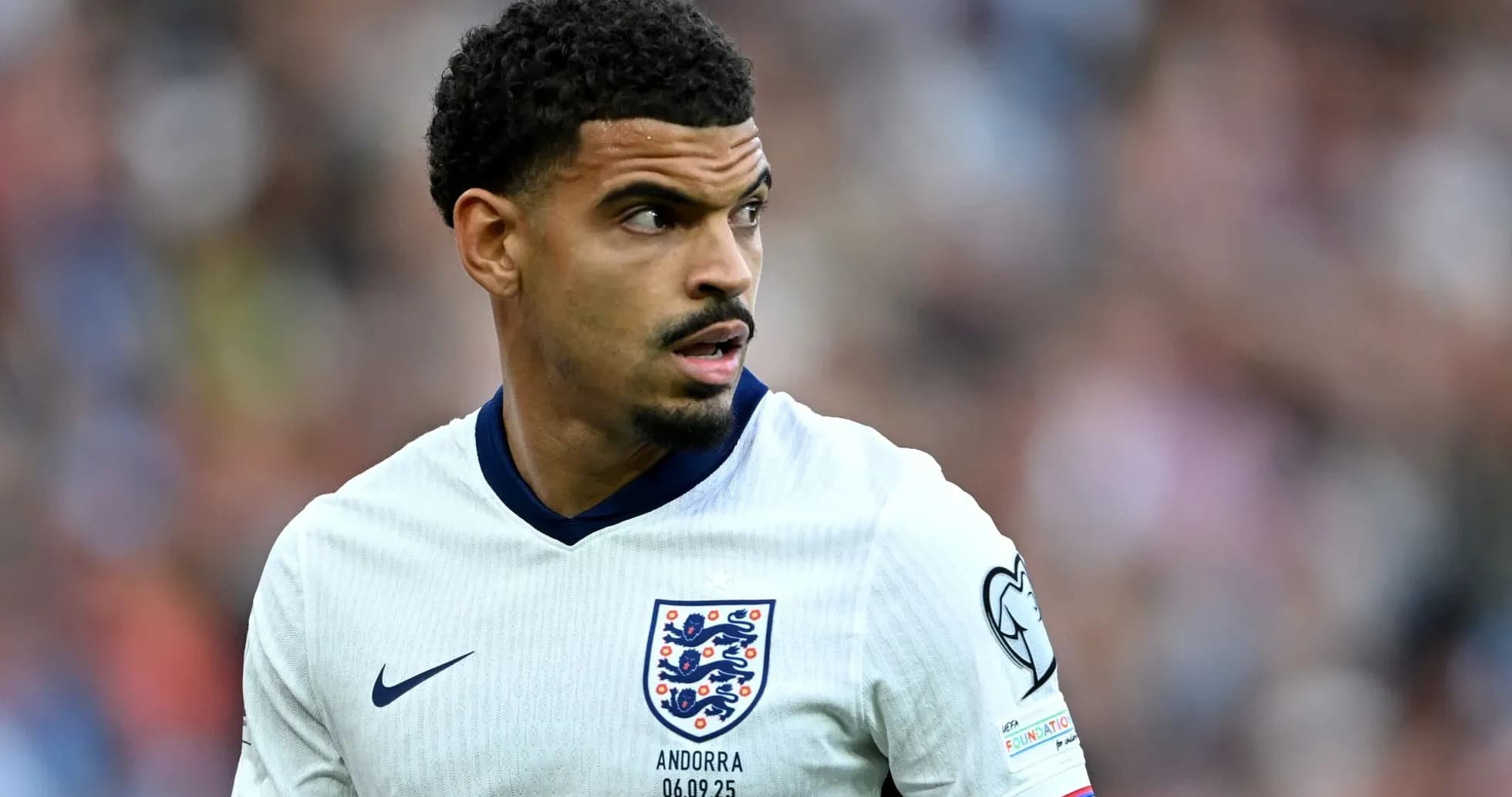 Jugador de Inglaterra en acción durante un partido
