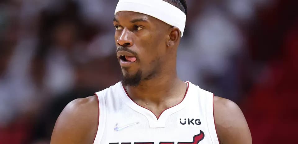 Jugador de Miami Heat en acción durante un partido