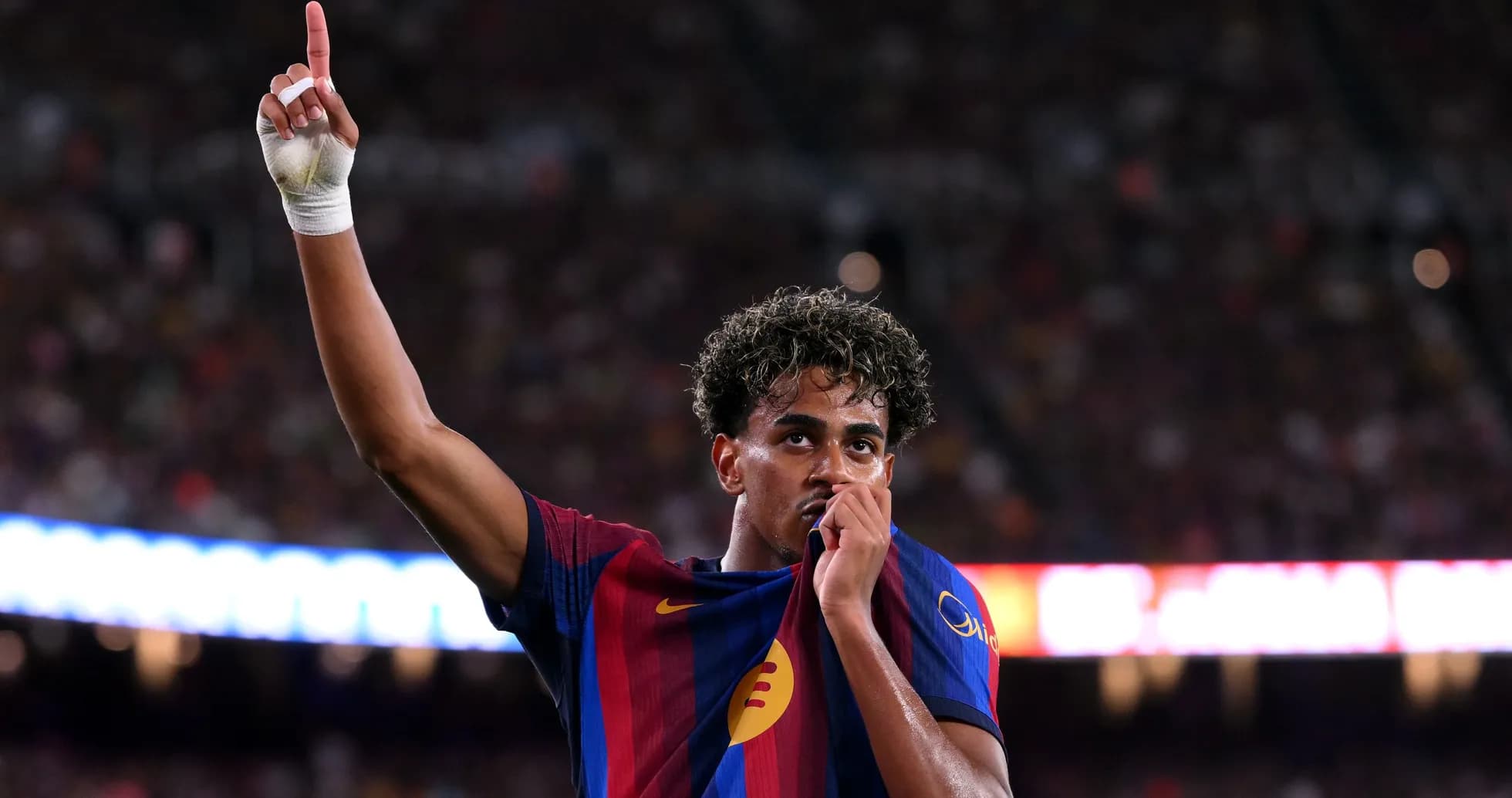 Jugador de Barcelona celebrando un gol en el estadio
