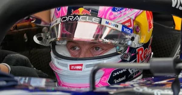 Piloto en el cockpit de un monoplaza de Fórmula 1