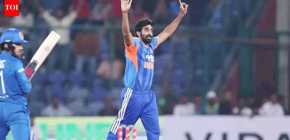 Jugador de cricket celebrando un wicket en el partido