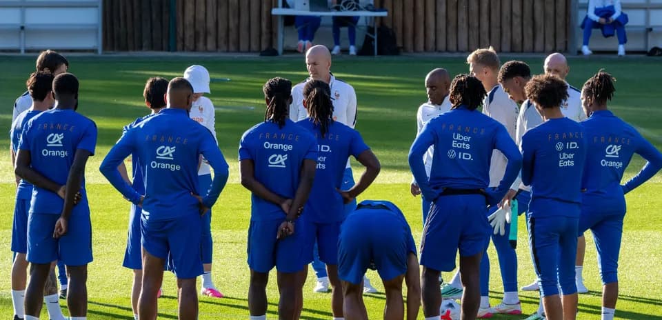 Equipo de fútbol de Francia en sesión de entrenamiento