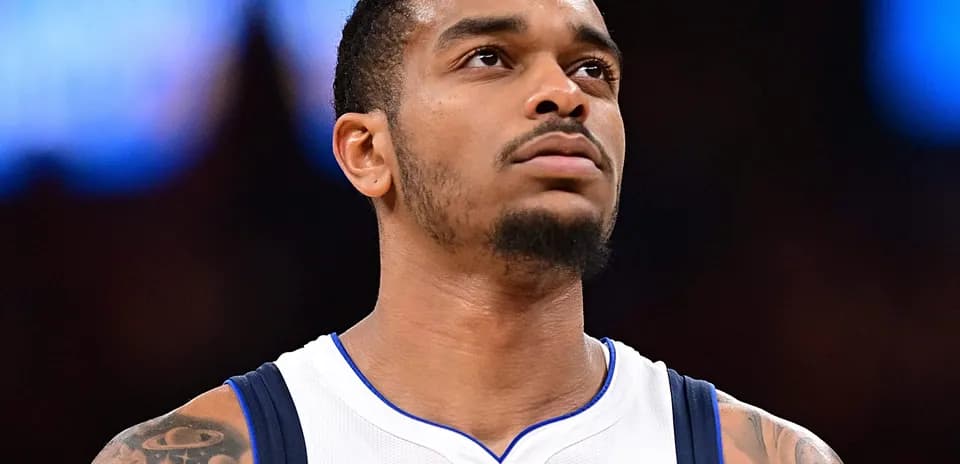 Jugador de baloncesto del equipo Dallas Mavericks