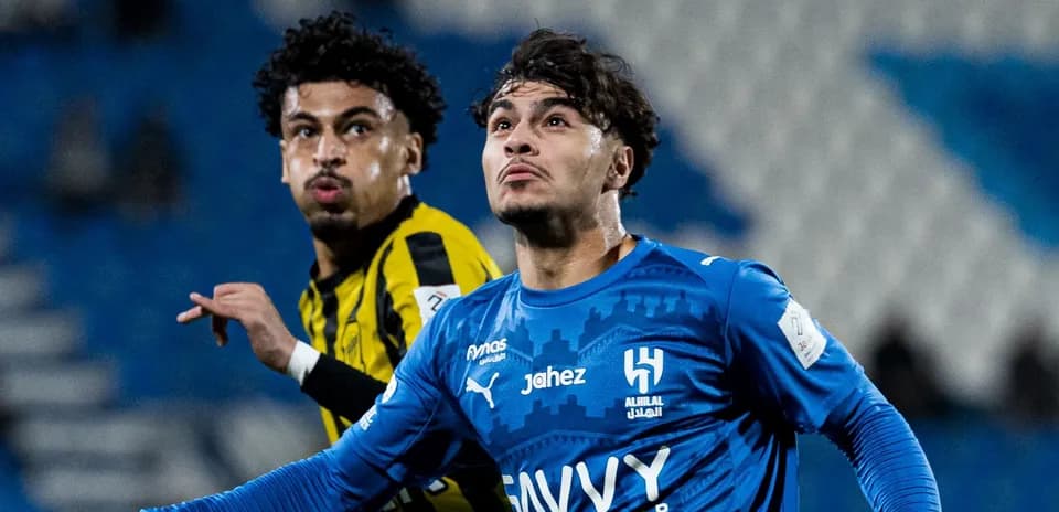 Jugadores de Al Hilal y Al Ittihad durante el partido