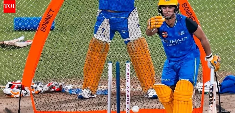 Jugador de cricket bateando en sesión de práctica