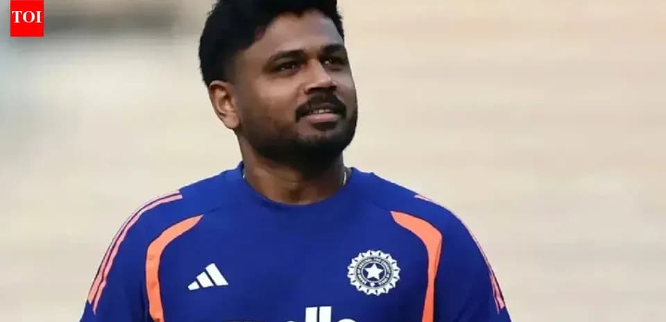 Jugador de cricket en uniforme azul en campo