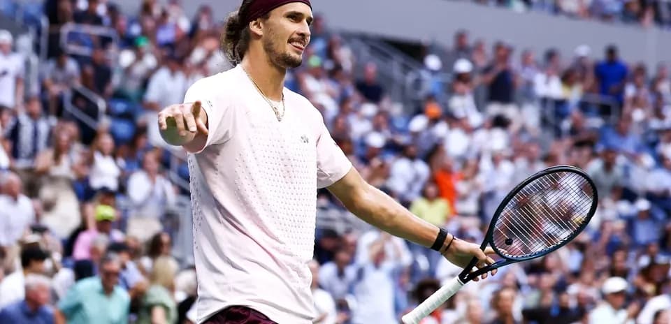 Jugador de tenis gesticulando en el torneo