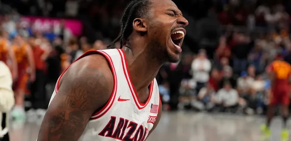 Jugador de Arizona celebrando en la cancha