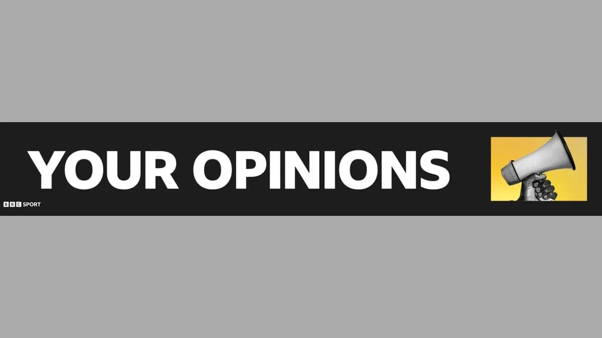 Texto que dice 'YOUR OPINIONS' con megáfono