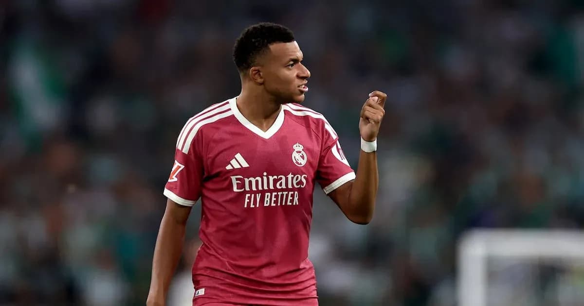 Jugador de Real Madrid en acción durante partido