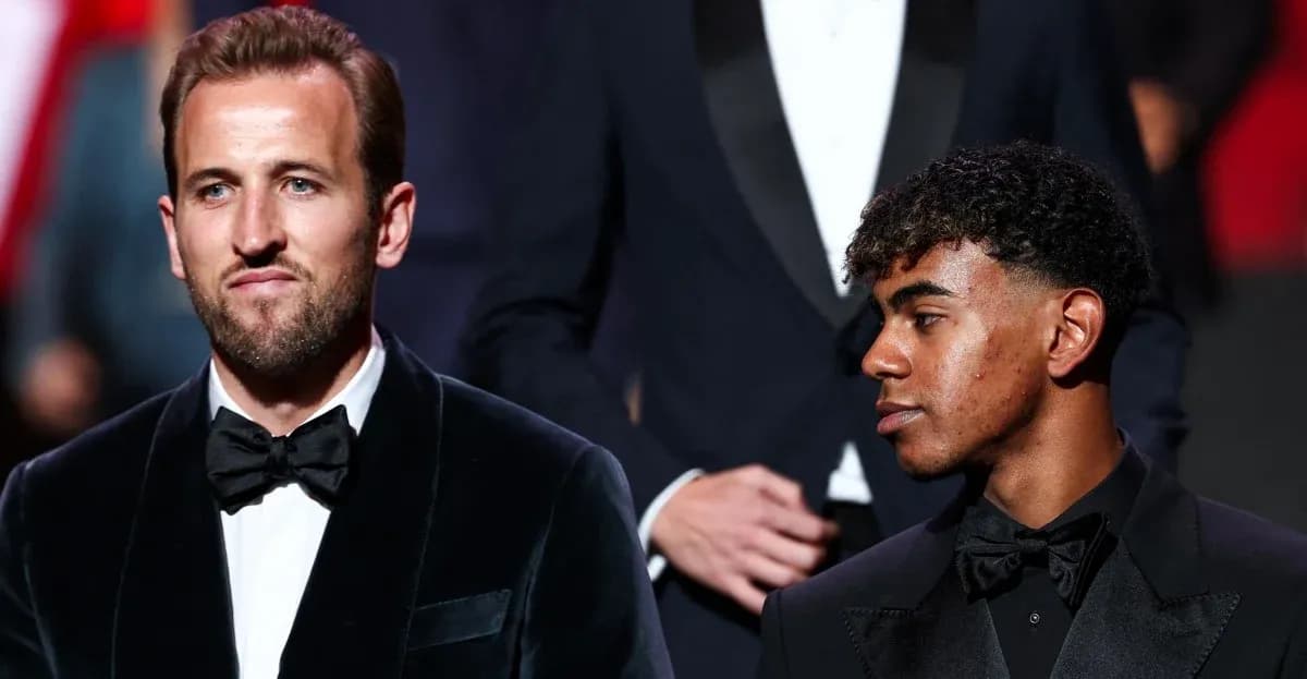 Dos jugadores en ceremonia de premiación