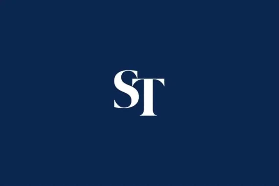Logotipo de ST sobre fondo azul