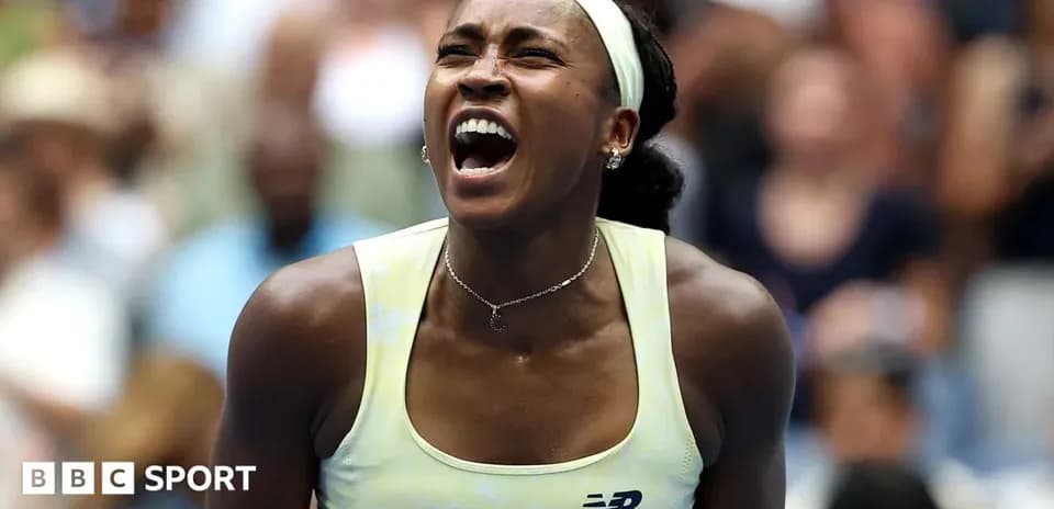 Jugadora de tenis celebrando en un torneo