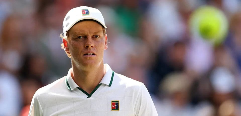 Jannik Sinner Regresa al Tenis con Novak Djokovic Esperando en Beijing