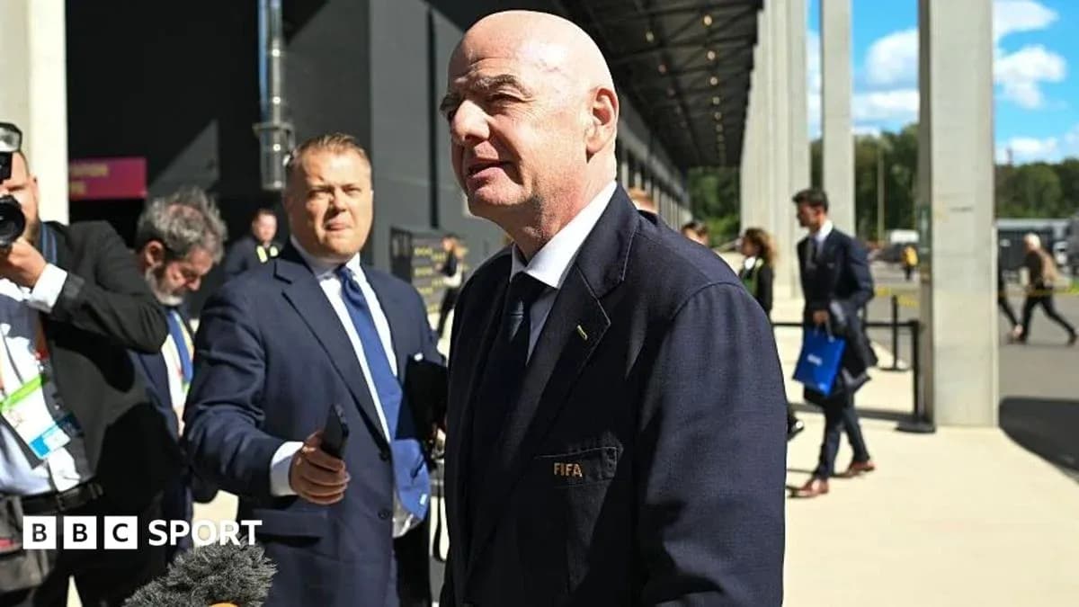 Gianni Infantino hablando a los medios de comunicación Gianni Infantino hablando a los medios de comunicación