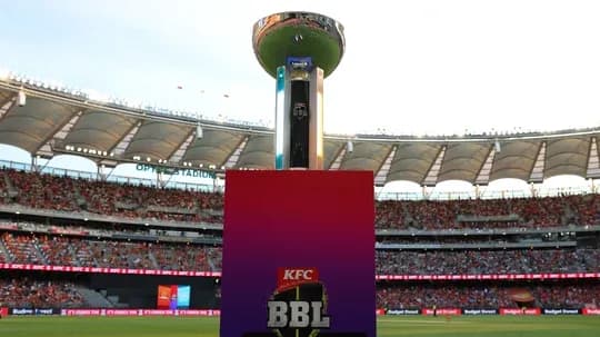 Trofeo de la BBL en el estadio con público Trofeo de la BBL en el estadio con público