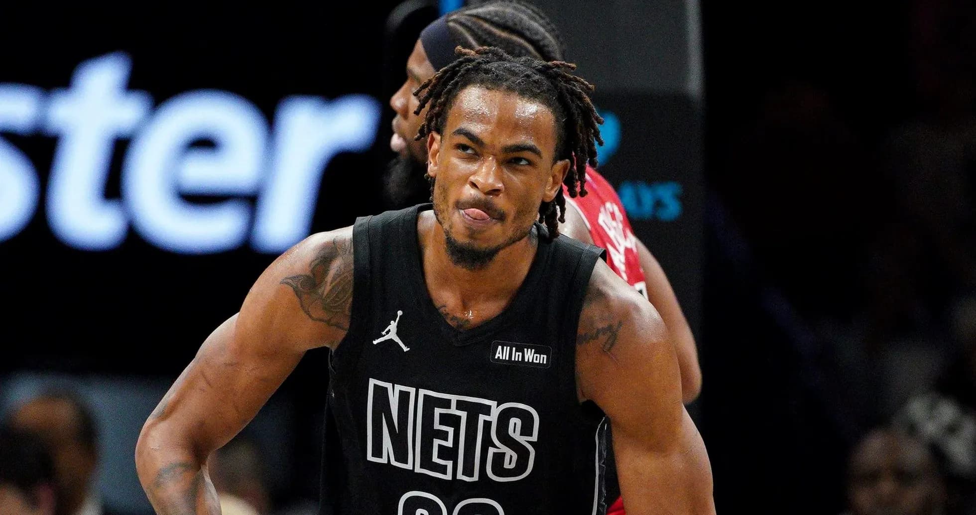 Jugador de los Nets en acción durante el partido Jugador de los Nets en acción durante el partido