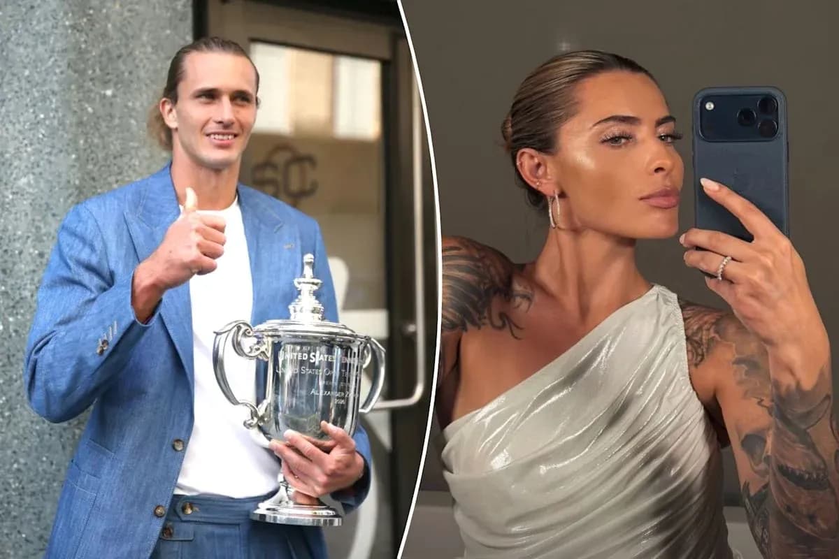 Tenista posando con trofeo y mujer tomando selfie Tenista posando con trofeo y mujer tomando selfie