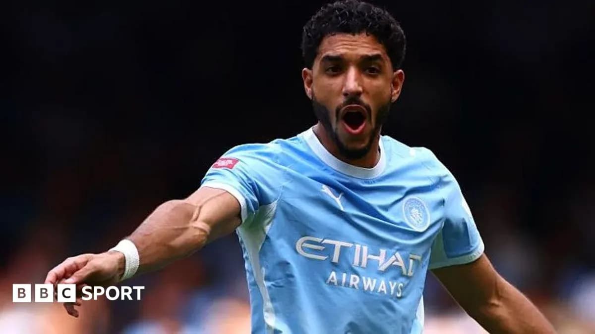 Jugador de Manchester City celebrando una jugada Jugador de Manchester City celebrando una jugada