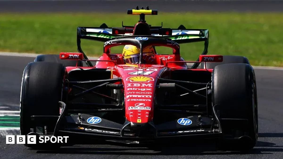 Coche de Fórmula 1 Ferrari en pista Coche de Fórmula 1 Ferrari en pista