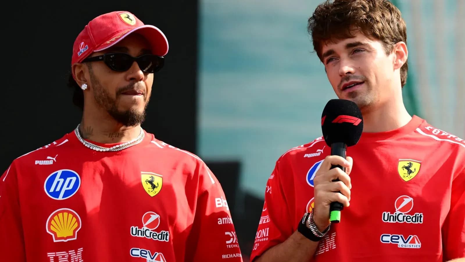 Lewis Hamilton y Charles Leclerc en conferencia de prensa Lewis Hamilton y Charles Leclerc en conferencia de prensa