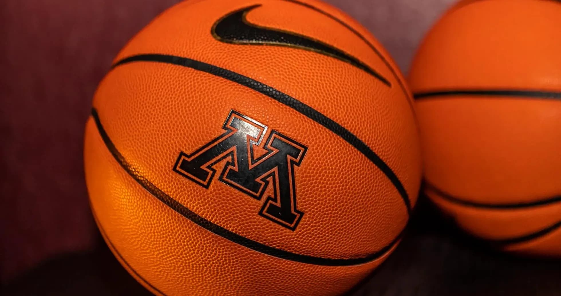 Balones de baloncesto con logo de Minnesota Balones de baloncesto con logo de Minnesota