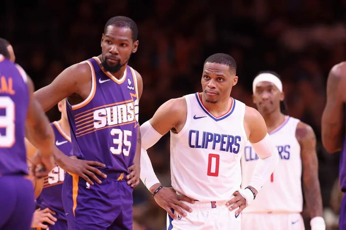 Jugadores de NBA en acción durante el partido Jugadores de NBA en acción durante el partido