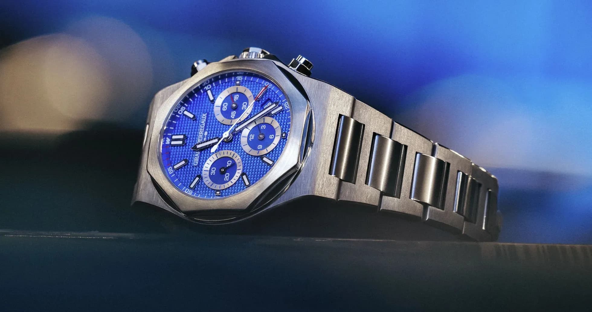 Reloj de pulsera con esfera azul y cronógrafo Reloj de pulsera con esfera azul y cronógrafo